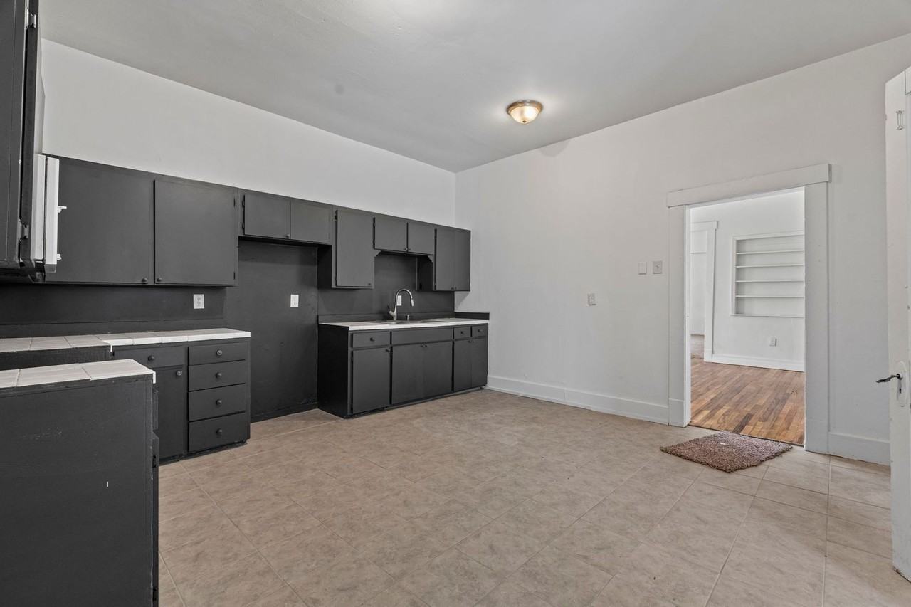 5218 Elm St - Photo 7 of 8