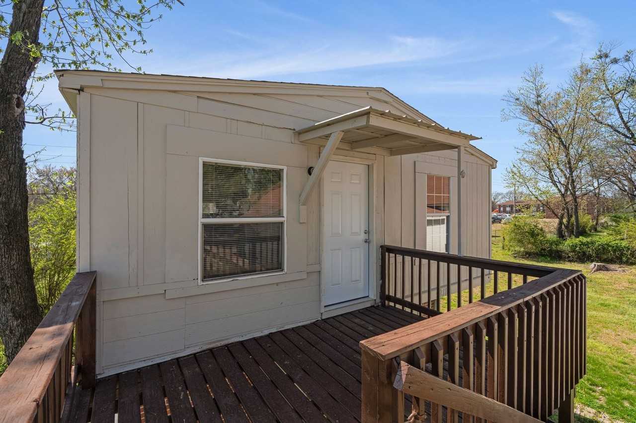 Elm St - Photo 6 of 6