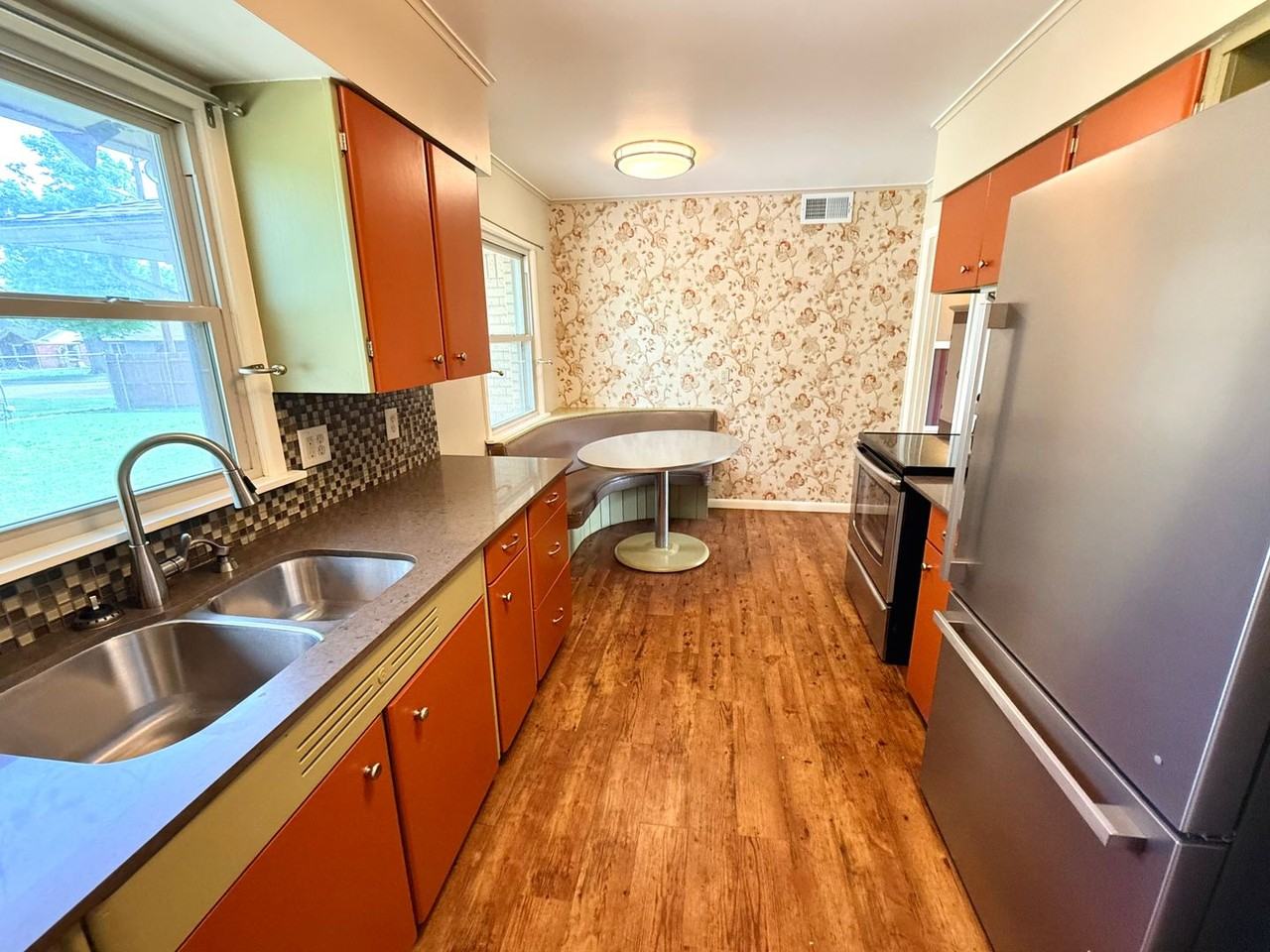 2321 Nw 50th St - Photo 5 of 14