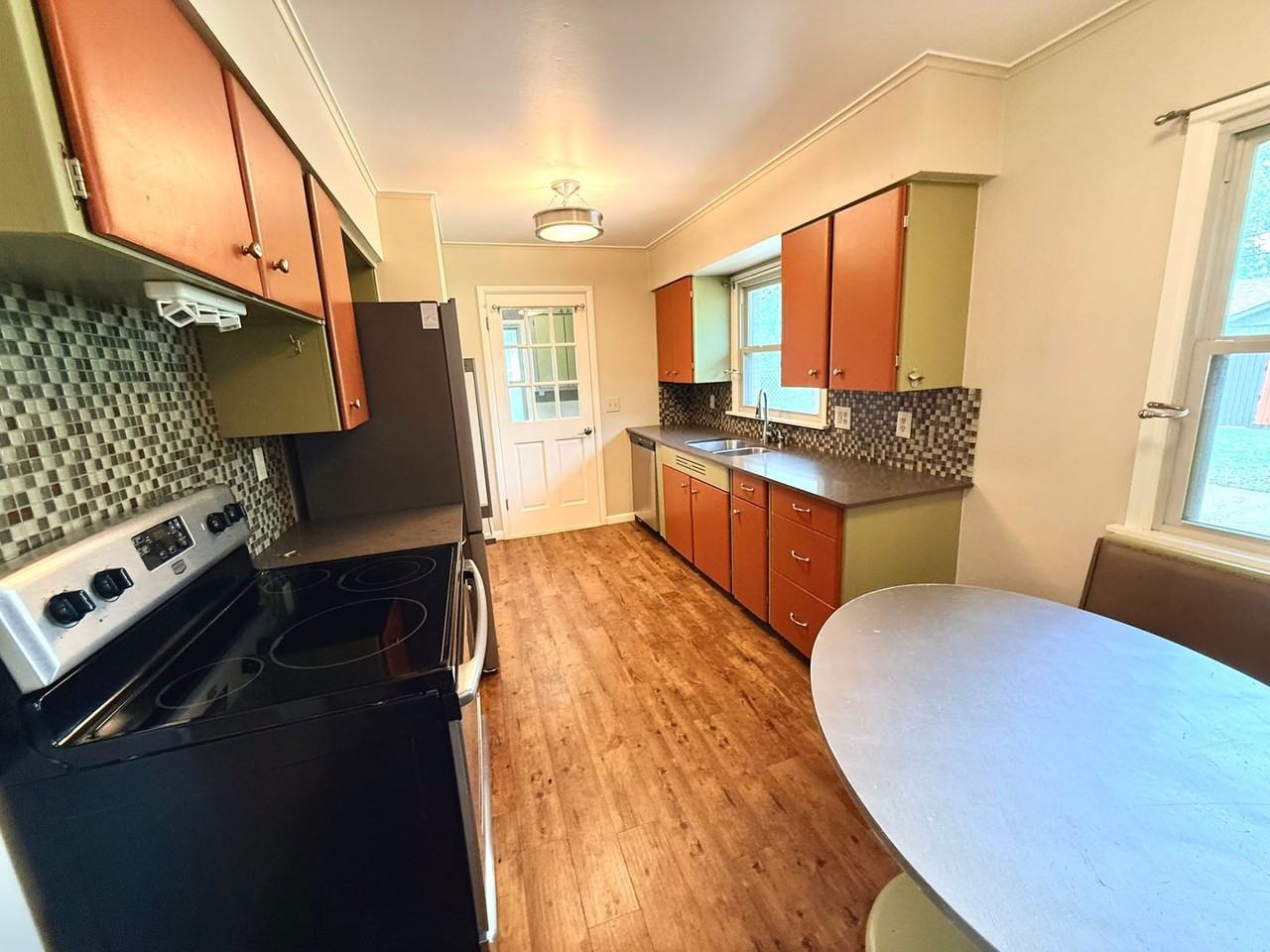 2321 Nw 50th St - Photo 6 of 14