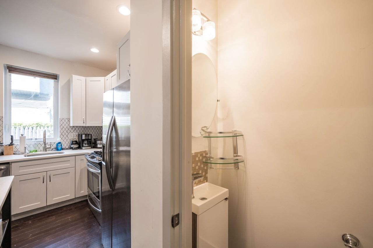 1770 Waterloo St - Photo 7 of 27