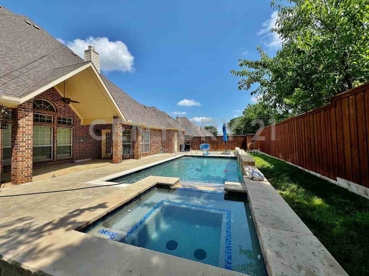 507 Montclaire Dr - Photo 2 of 21