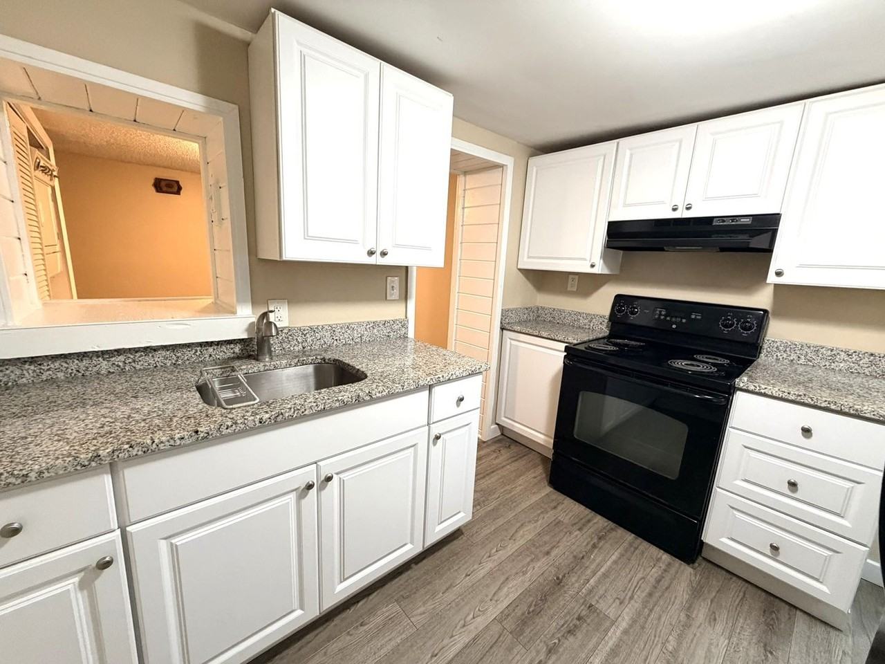 2613 Green St - Photo 6 of 14