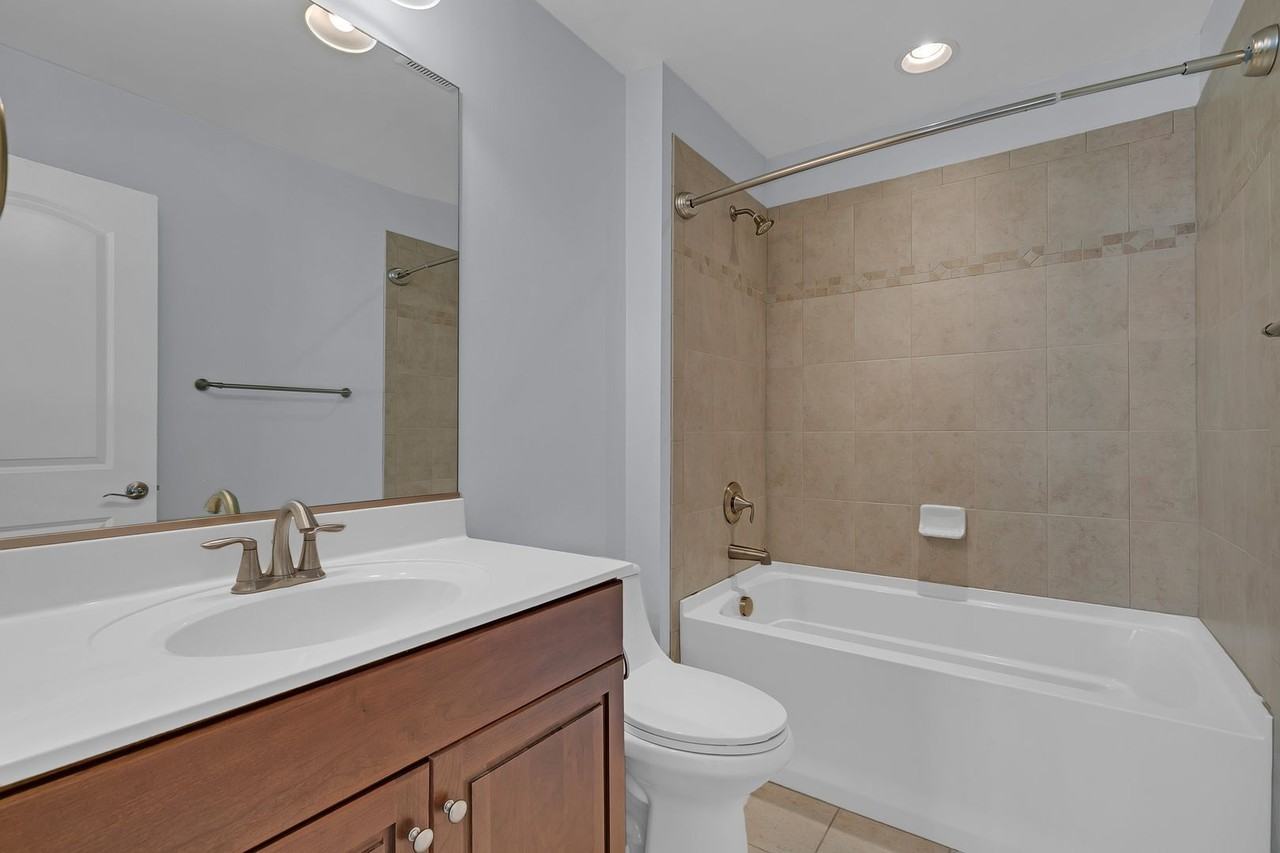 110 Peyton Randolph Dr - Photo 3 of 26