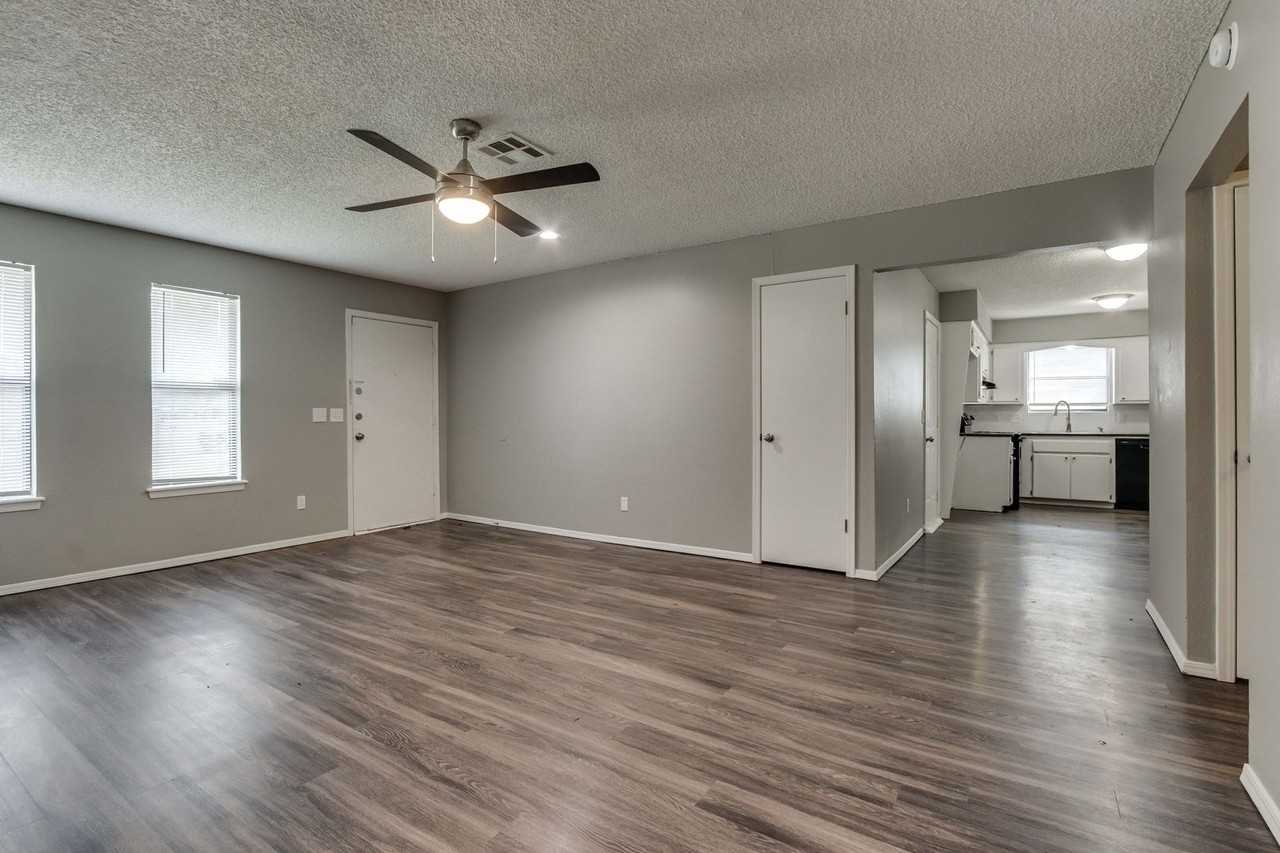 3916 Se 46th St - Photo 5 of 27