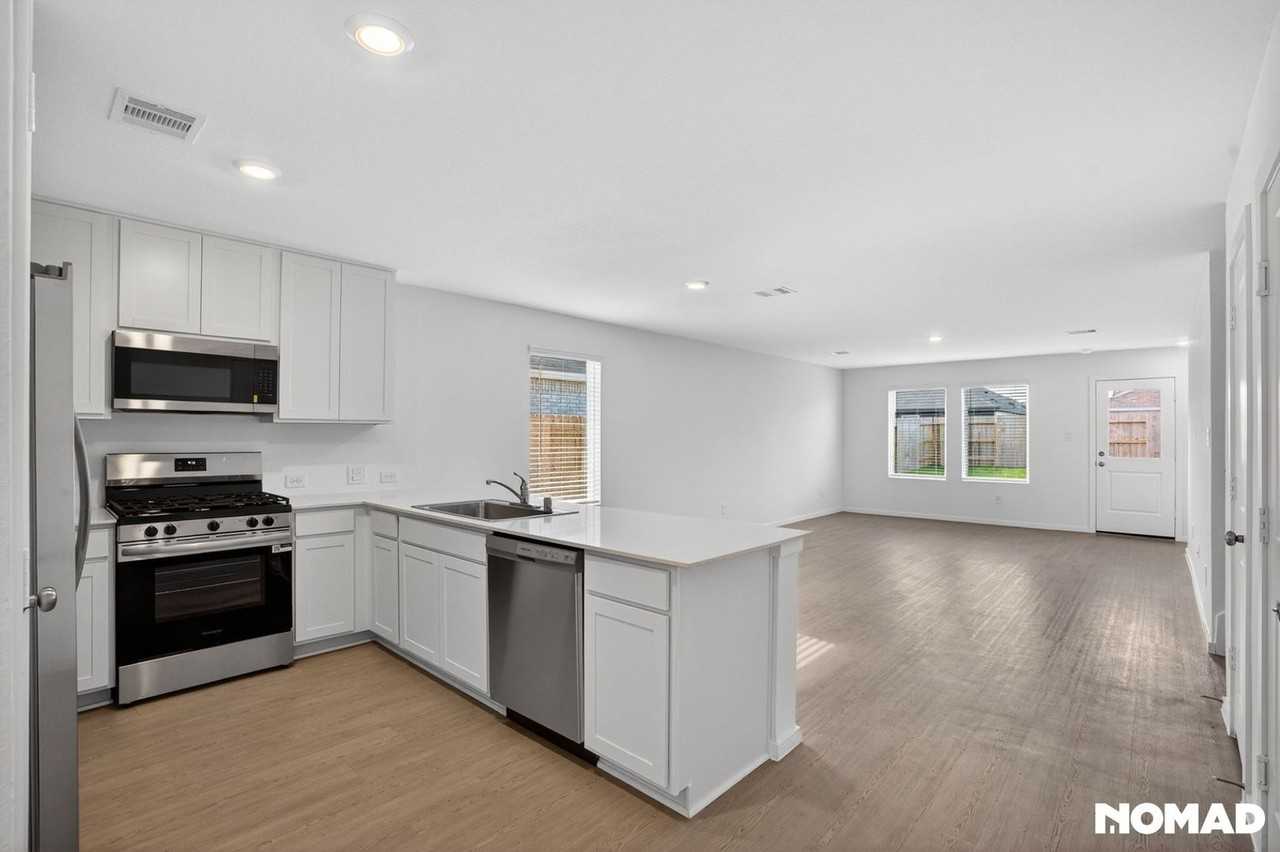 1519 Rose Blush Ln - Photo 4 of 36