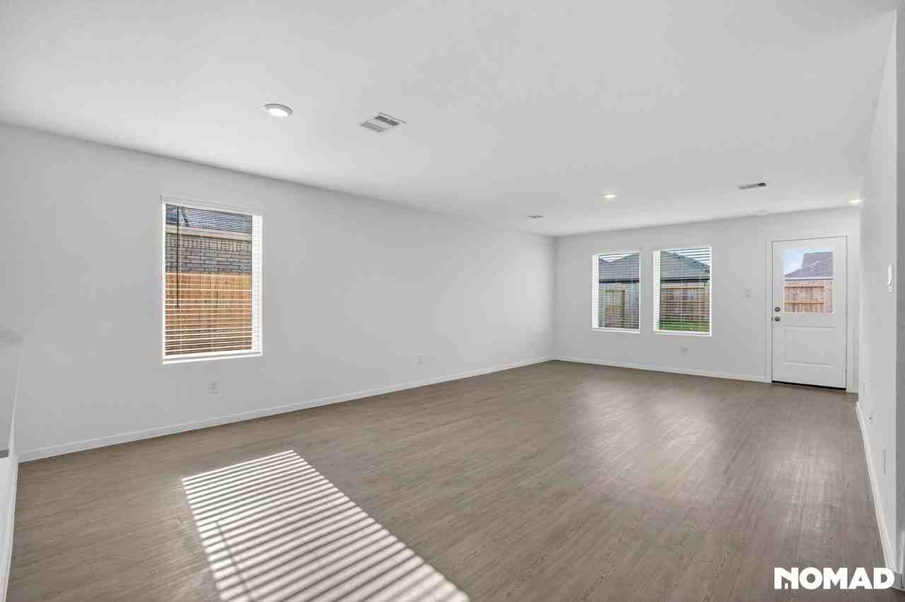 1519 Rose Blush Ln - Photo 3 of 36
