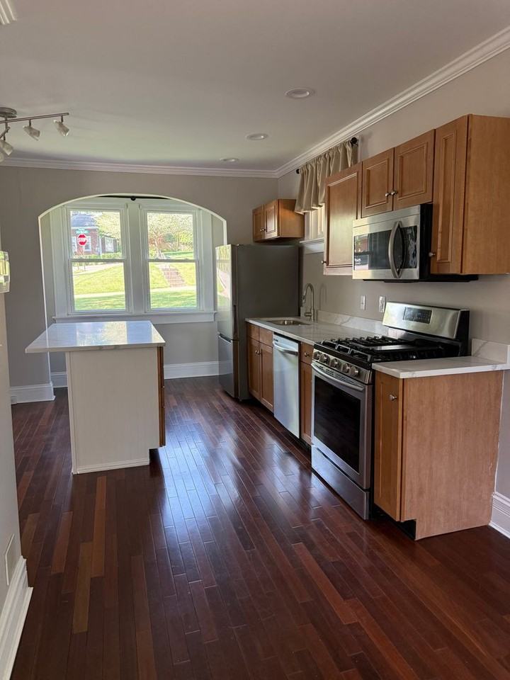 11 Tower Hill Rd - Photo 3 of 20