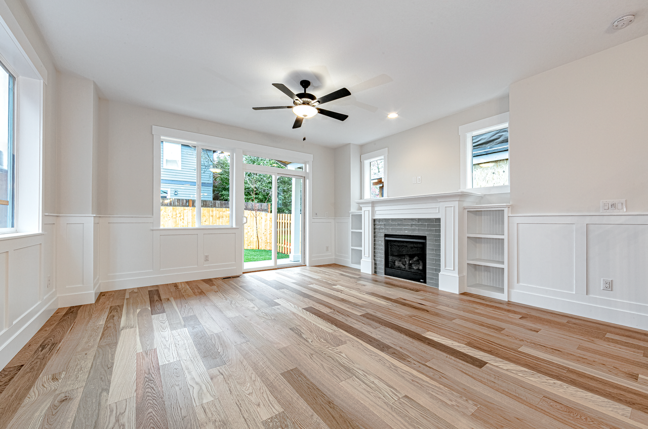 9047 N Mohawk Ave - Photo 4 of 12