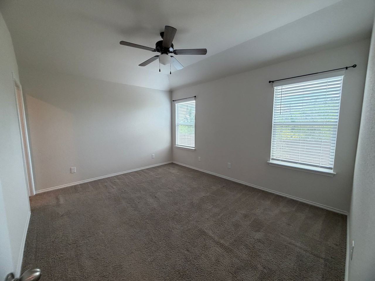 4042 Bay Leaf Loop - Photo 5 of 18