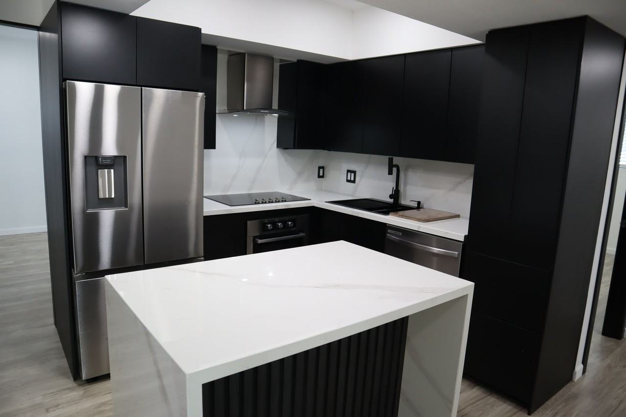 396 Judd St - Photo 7 of 48