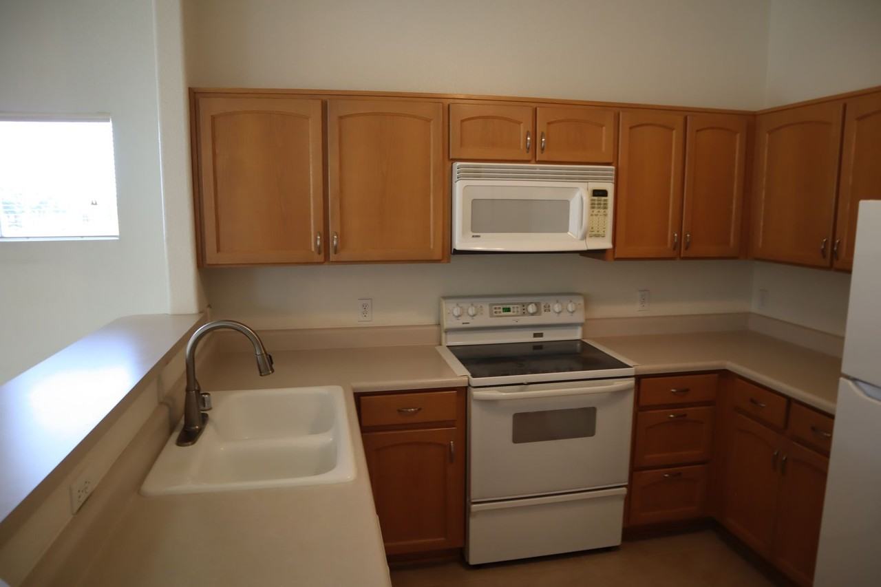 2630 Lemoor Ct - Photo 5 of 46