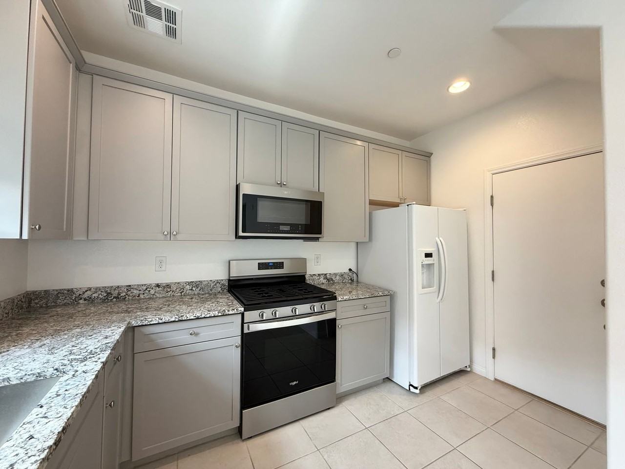 69 Ella Ashman Ave - Photo 4 of 27