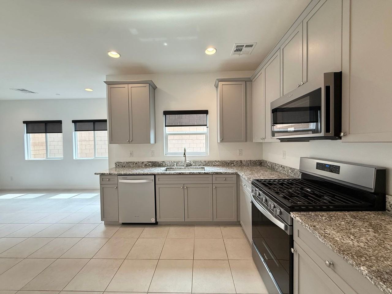 69 Ella Ashman Ave - Photo 5 of 27