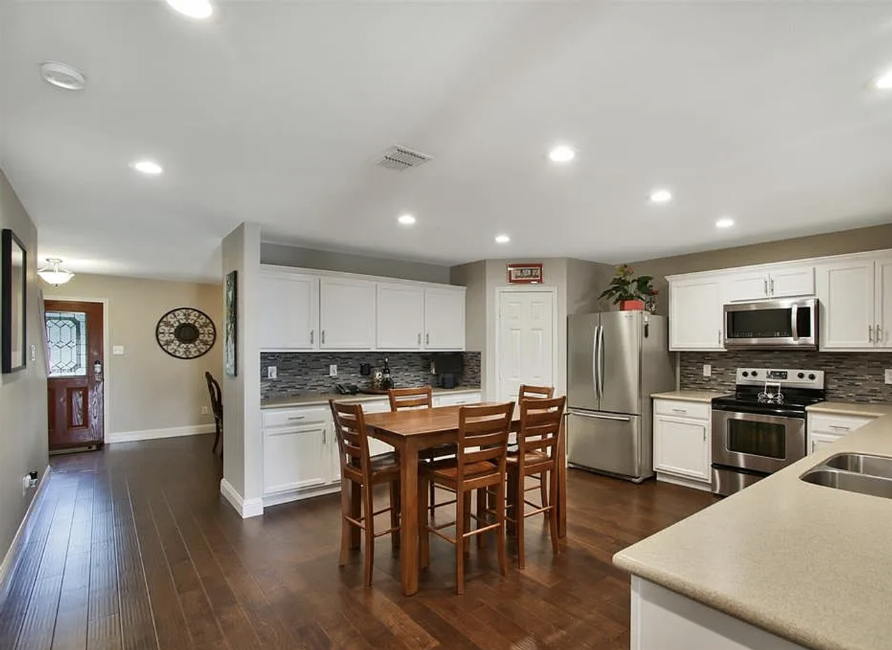 1007 Shelborn Dr - Photo 3 of 24