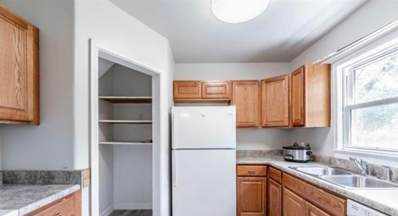 4301 Emmet St - Photo 5 of 10