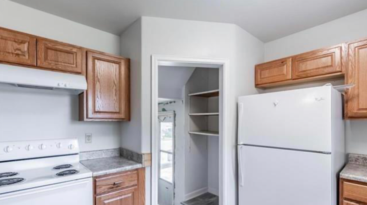 4301 Emmet St - Photo 6 of 10