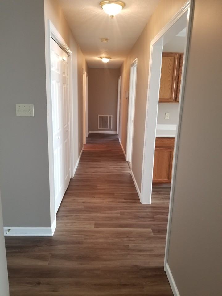 1012 Willow Creek Cir - Photo 7 of 13