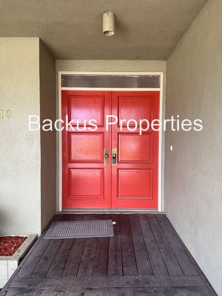 1249 San Fernando Dr - Photo 2 of 24