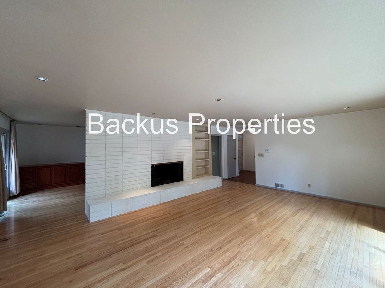 1249 San Fernando Dr - Photo 5 of 24