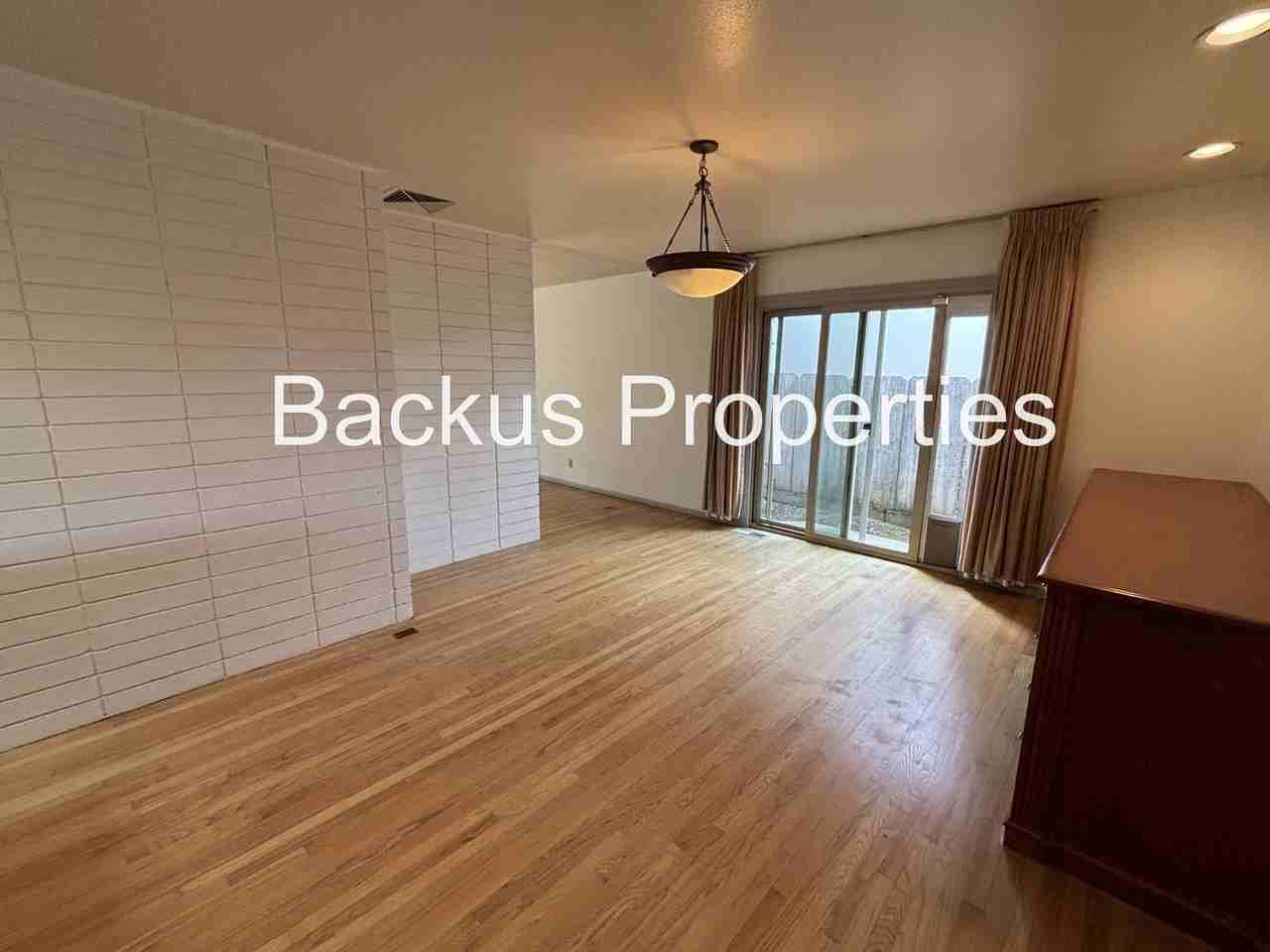 1249 San Fernando Dr - Photo 6 of 24