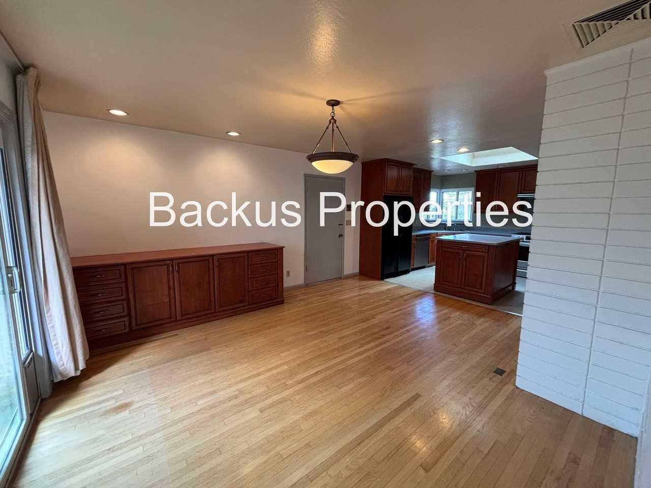 1249 San Fernando Dr - Photo 7 of 24