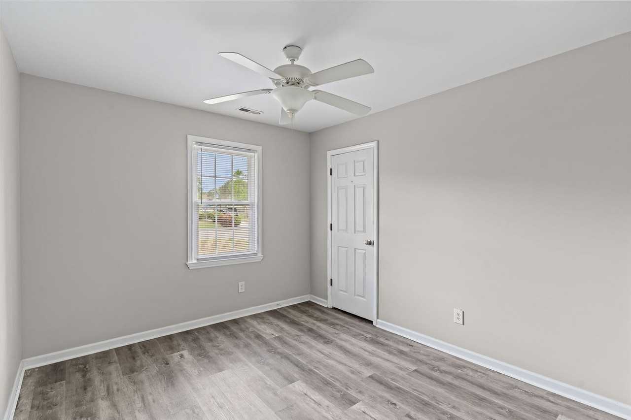 5012 Ferndale Dr - Photo 6 of 46