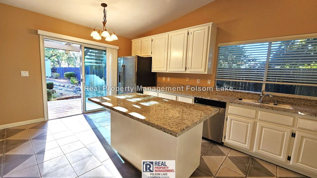 3910 Magnolia Hills Dr - Photo 5 of 30