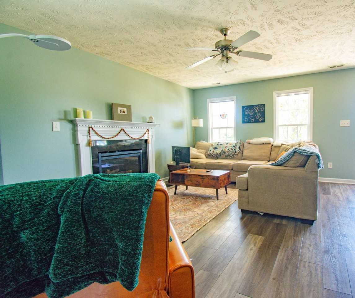 4918 Yorkchester Dr - Photo 3 of 29