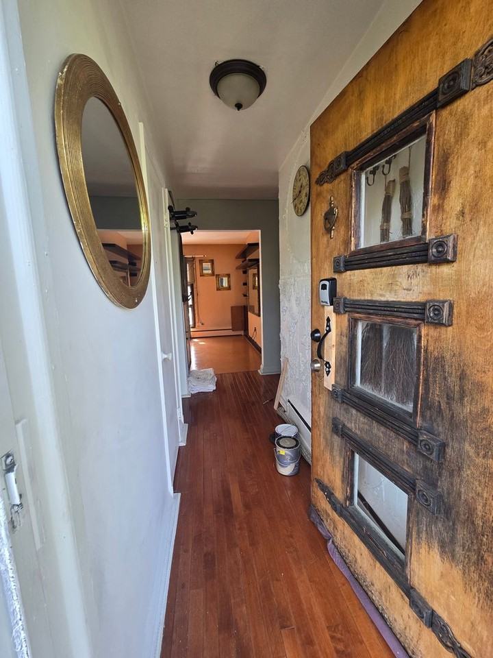 1306 Currier St - Photo 4 of 19