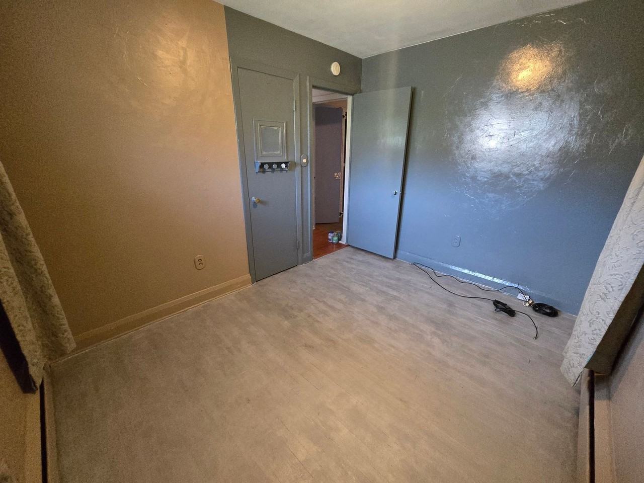 1306 Currier St - Photo 7 of 19