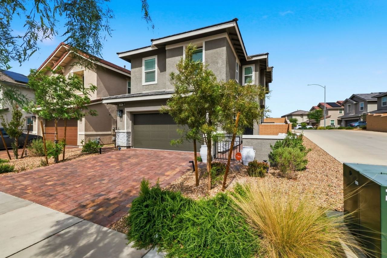 694 Monroe Hill Pl - Photo 2 of 32