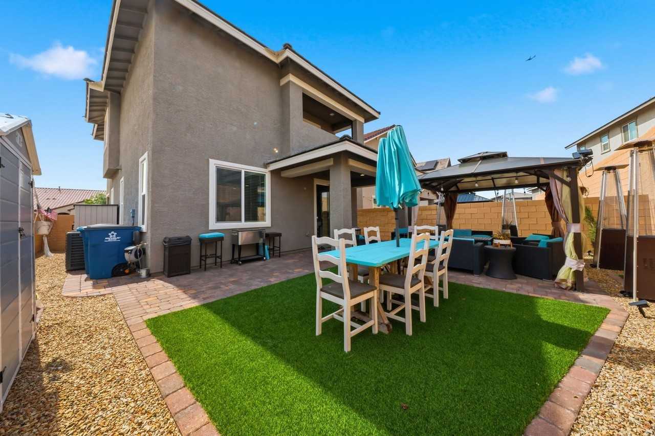 694 Monroe Hill Pl - Photo 5 of 32