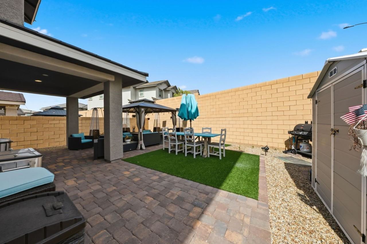 694 Monroe Hill Pl - Photo 6 of 32