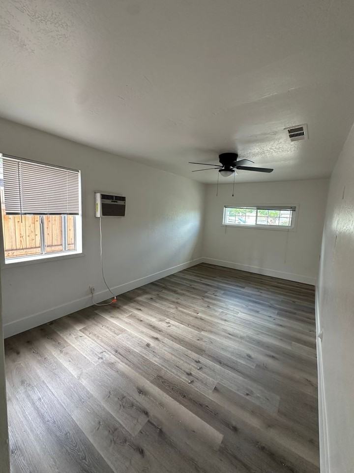 1710 S Garden St - Photo 3 of 7