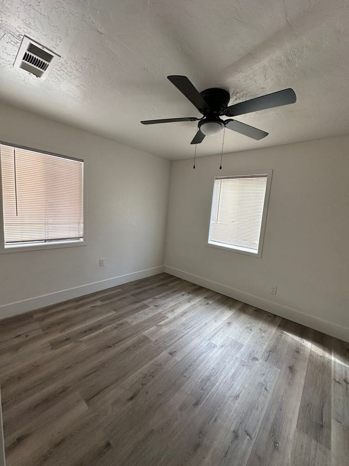 1710 S Garden St - Photo 5 of 7