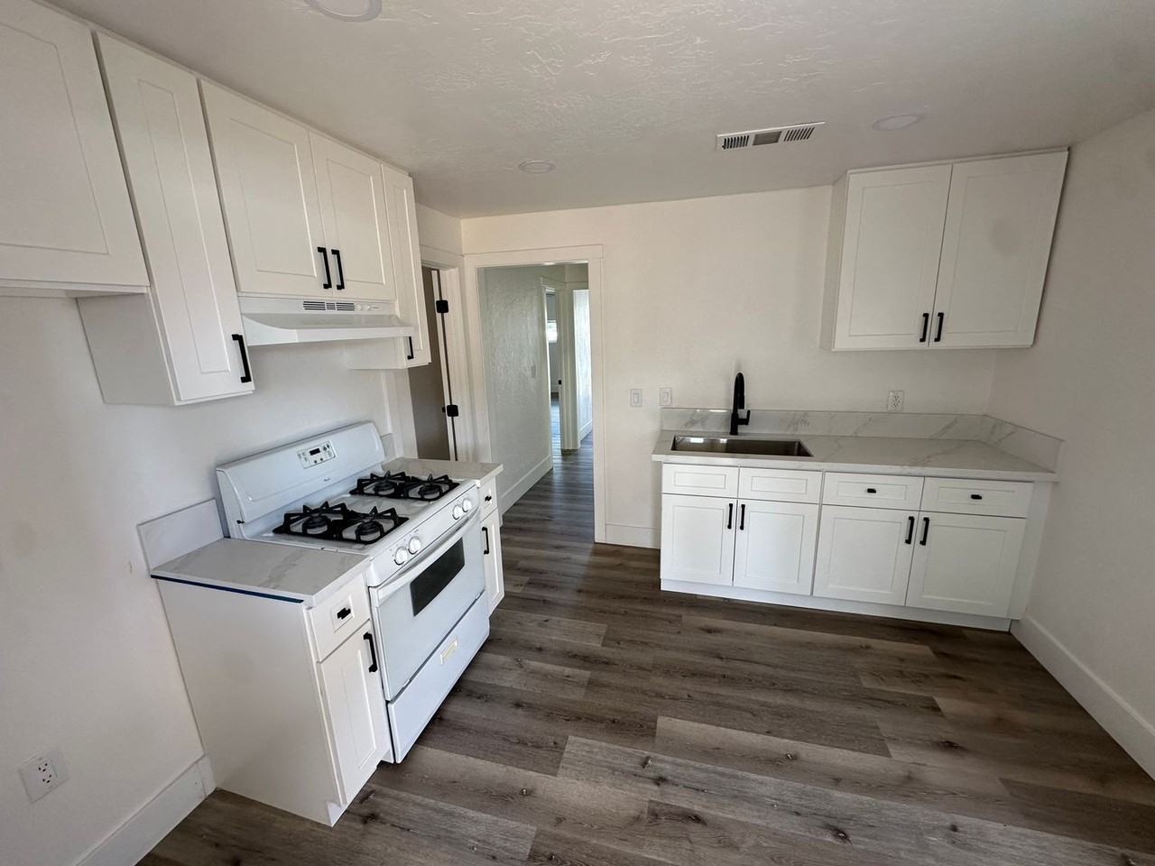 1710 S Garden St - Photo 6 of 7