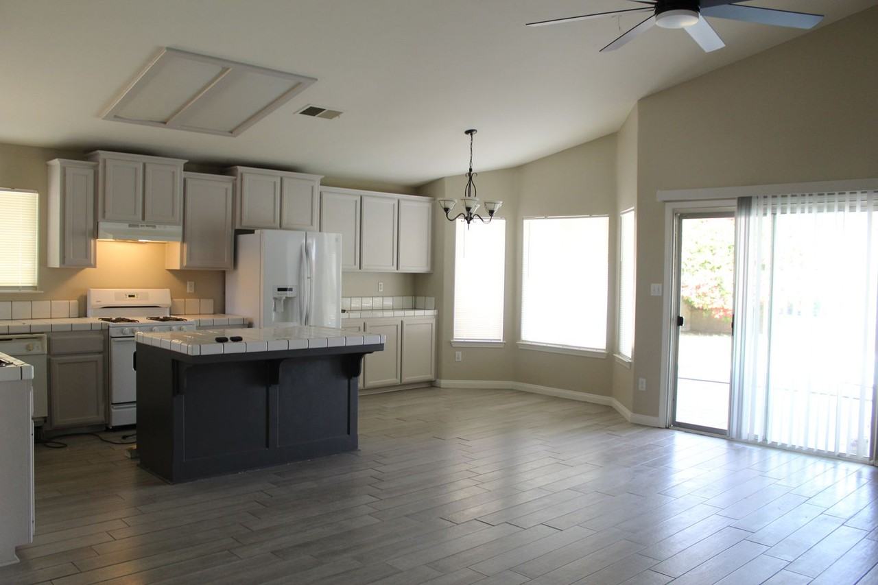 10416 Heather Valley Dr - Photo 7 of 25