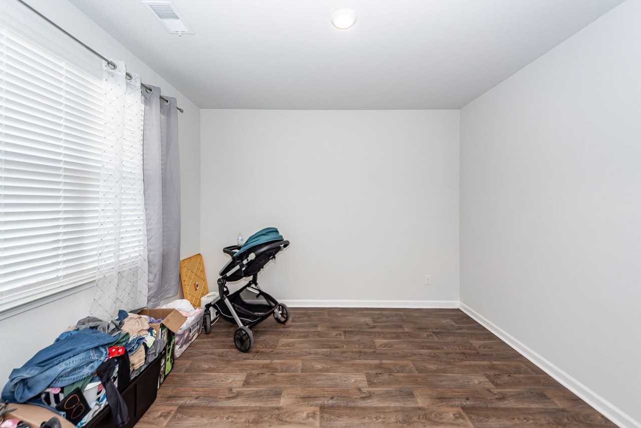 214 Wild Strawberry Ln - Photo 4 of 40