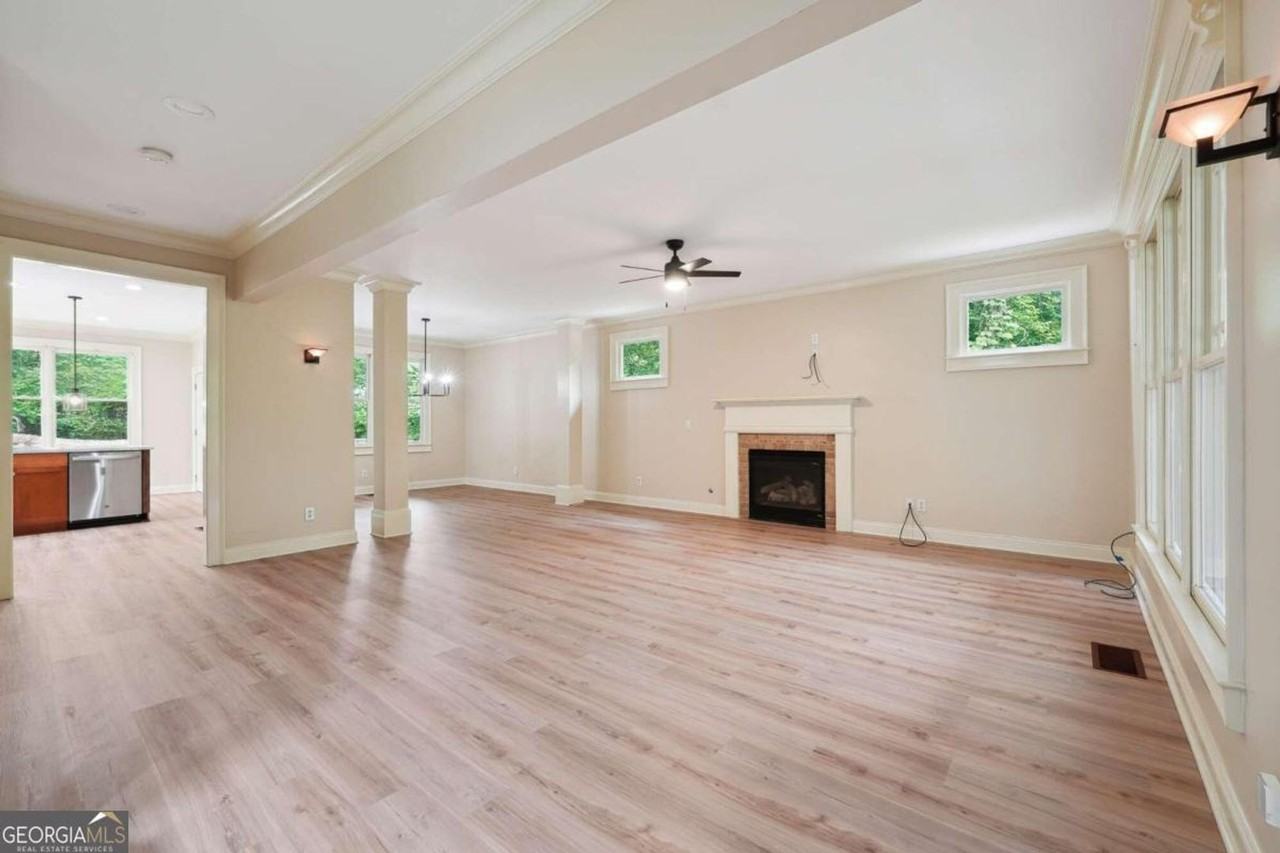 1601 Peachcrest Rd - Photo 2 of 11