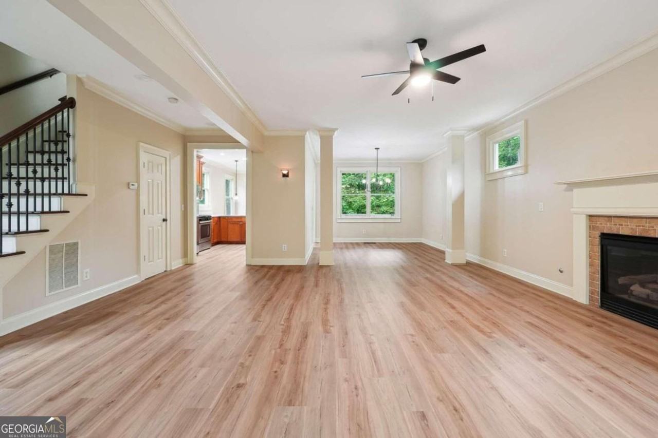 1601 Peachcrest Rd - Photo 3 of 11