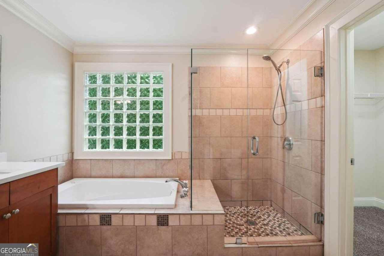 1601 Peachcrest Rd - Photo 7 of 11