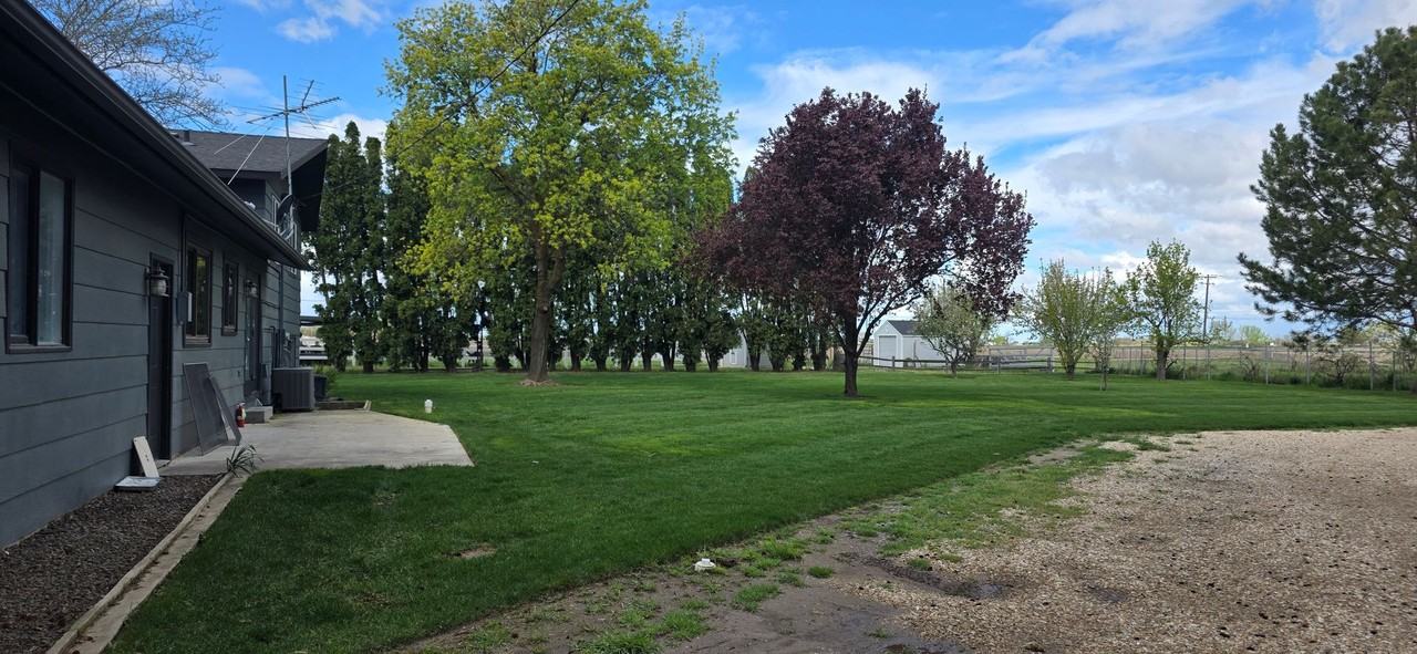 6922 Ustick Rd - Photo 2 of 12