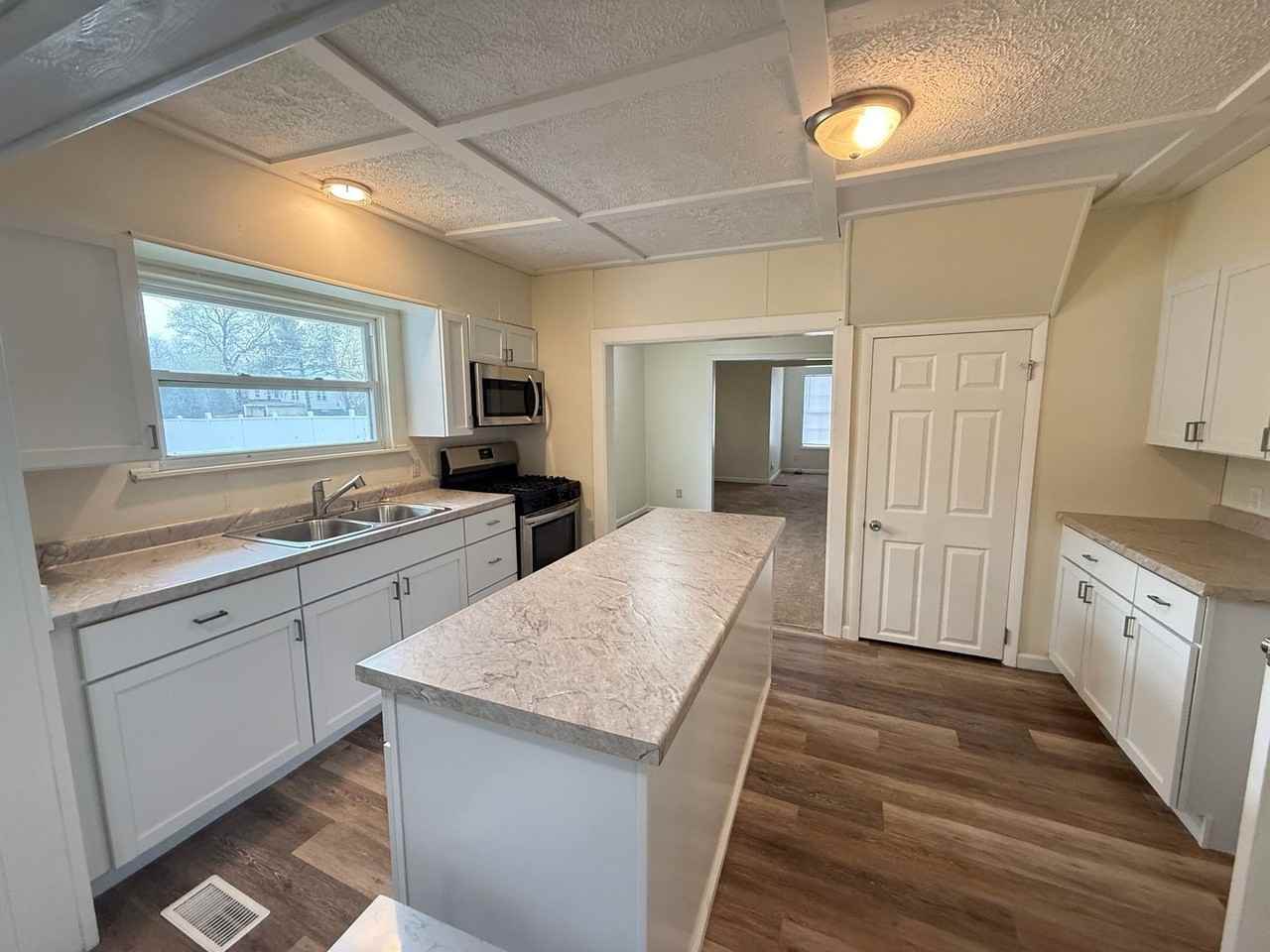 5420 E Michigan Ave - Photo 7 of 29