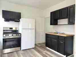 featured image of 1701 E Ganson St