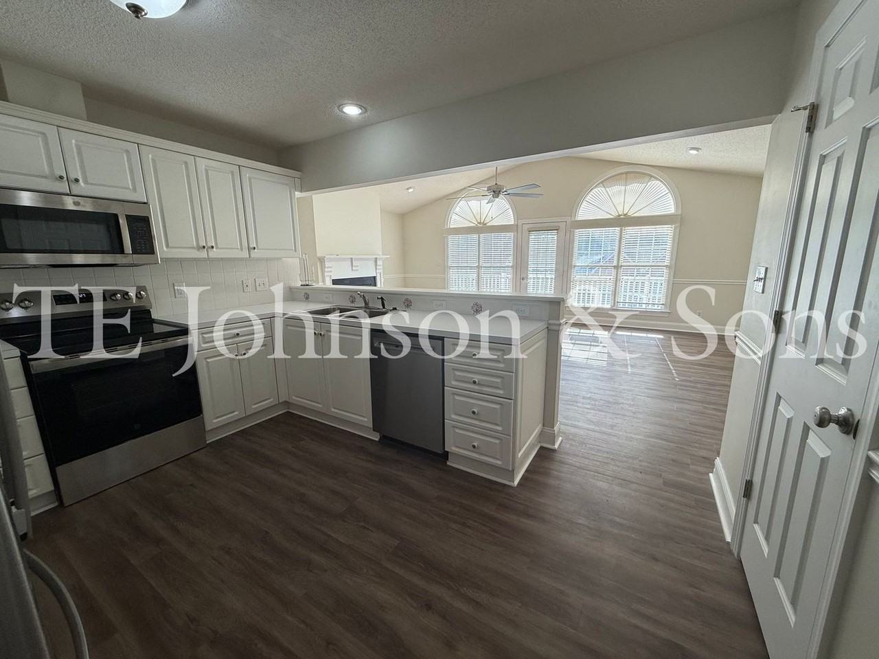 435 Marshall View Ct - Photo 3 of 45