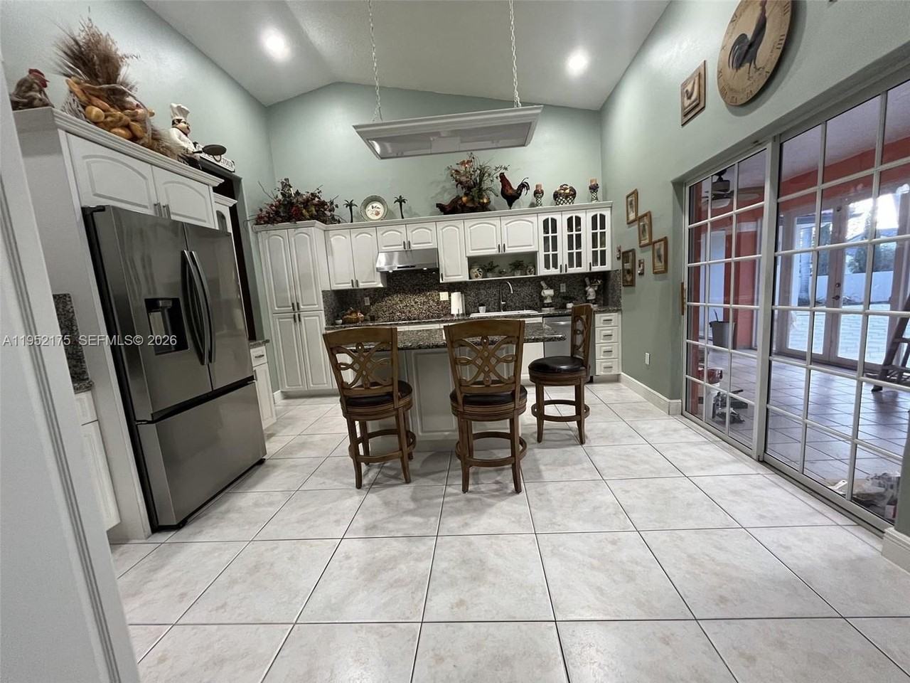 450 Nw 130th Ave - Photo 3 of 15