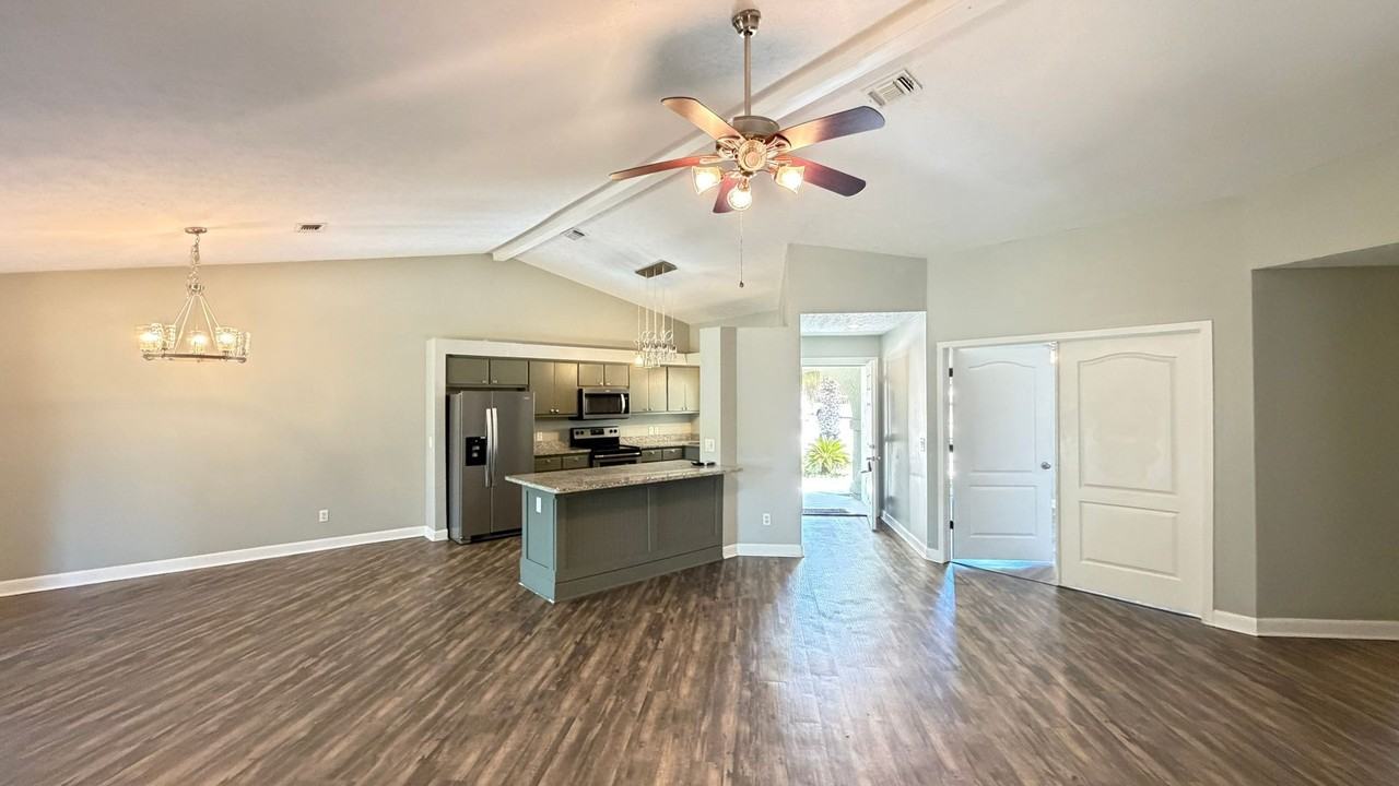 204 S Glades Trl - Photo 4 of 33