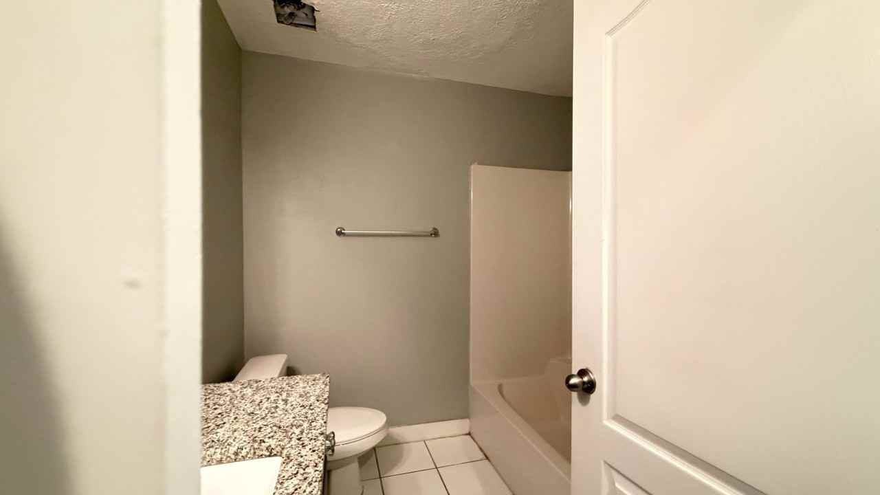 204 S Glades Trl - Photo 5 of 33