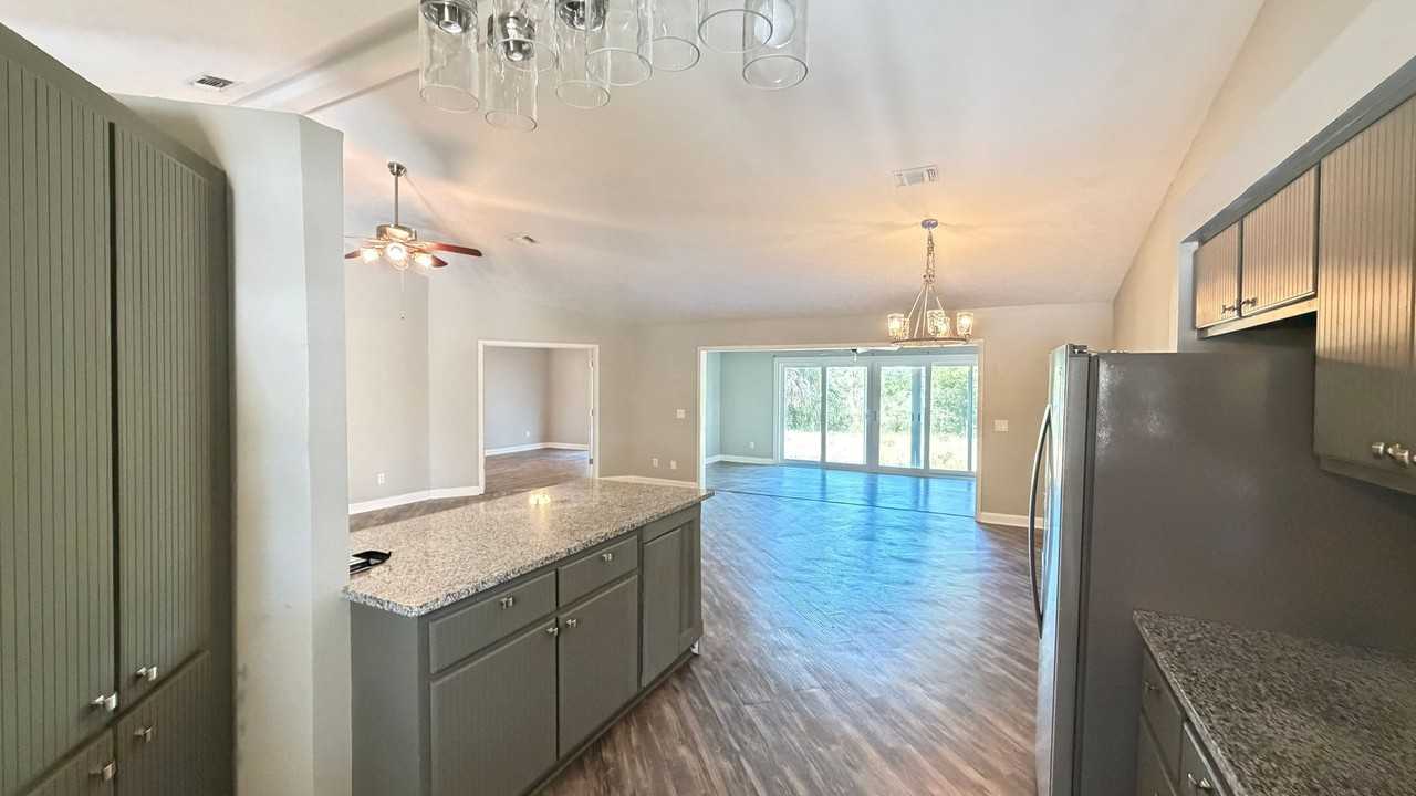 204 S Glades Trl - Photo 7 of 33